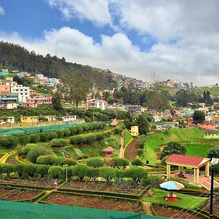 Hotel Al Woodlands Residency à Ooty Extérieur photo