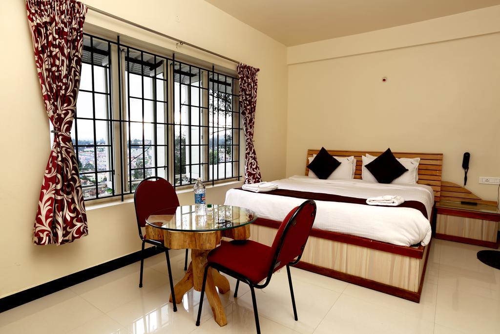 Hotel Al Woodlands Residency à Ooty Extérieur photo