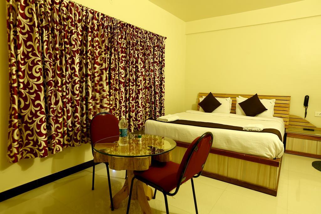 Hotel Al Woodlands Residency à Ooty Extérieur photo