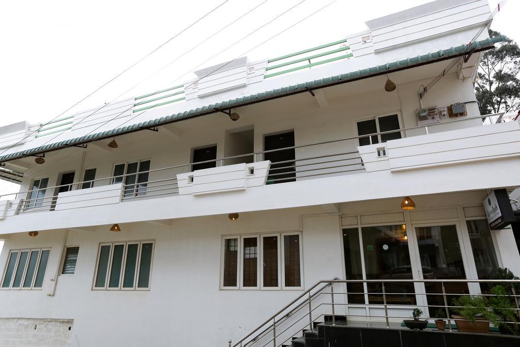Hotel Al Woodlands Residency à Ooty Extérieur photo