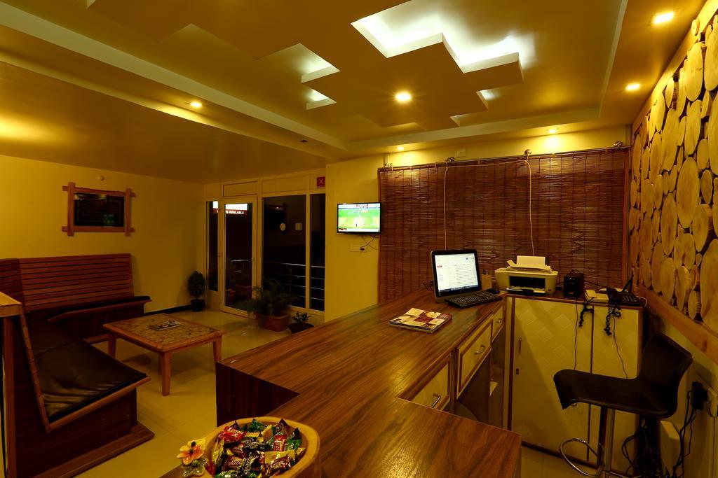 Hotel Al Woodlands Residency à Ooty Extérieur photo