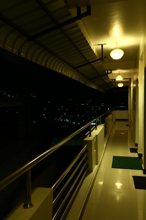 Hotel Al Woodlands Residency à Ooty Extérieur photo