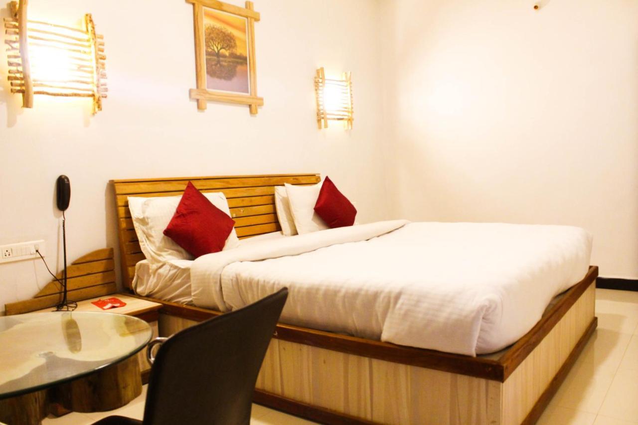 Hotel Al Woodlands Residency à Ooty Extérieur photo