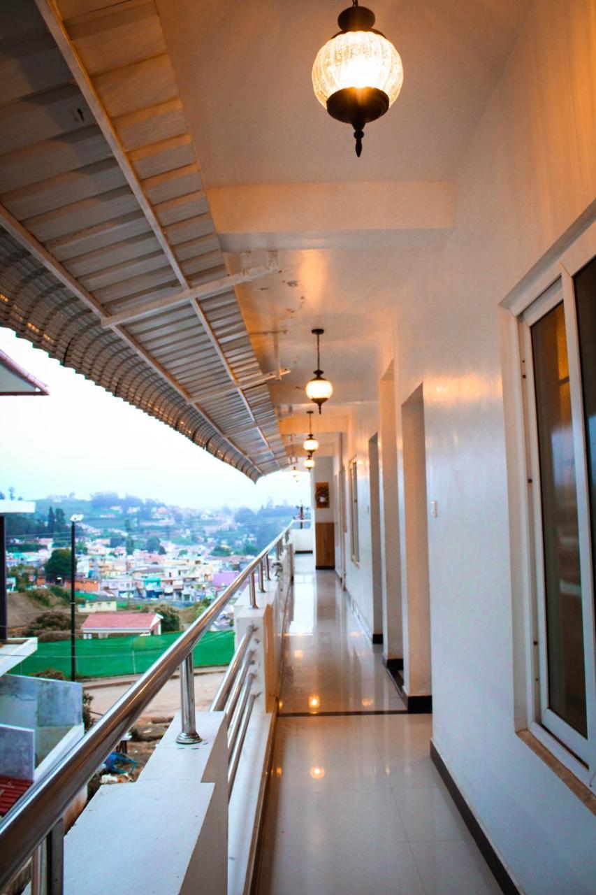 Hotel Al Woodlands Residency à Ooty Extérieur photo
