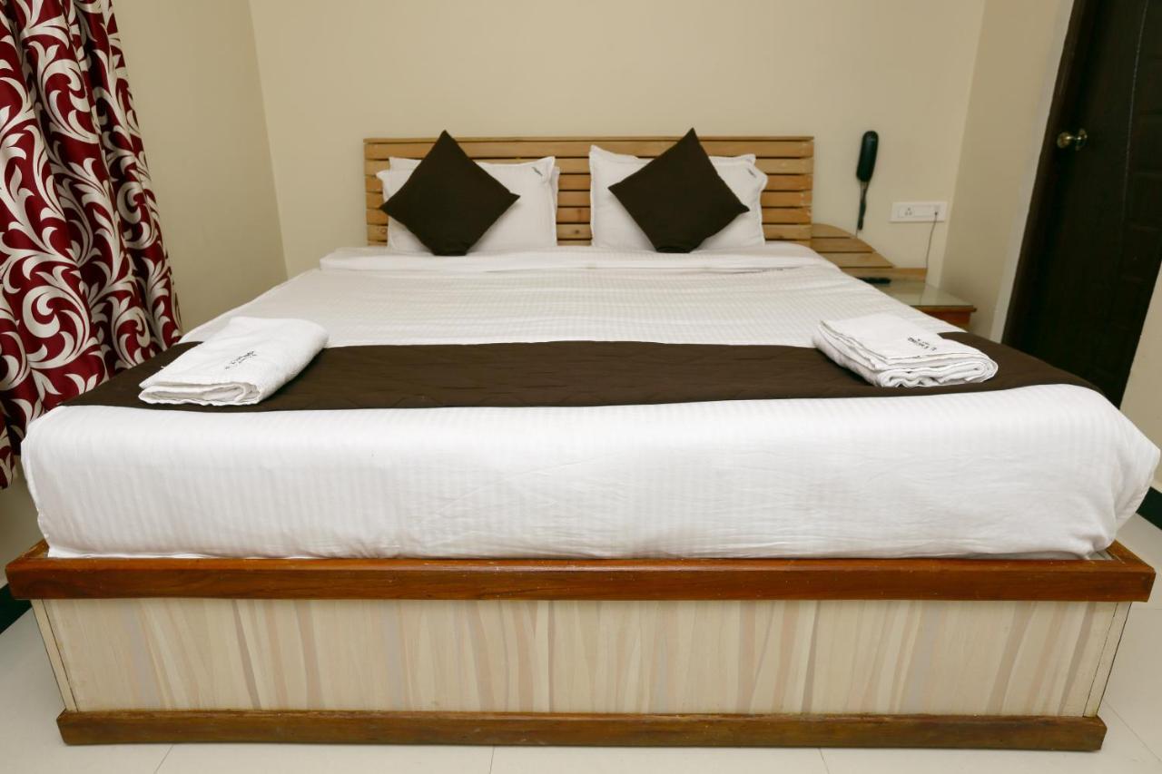 Hotel Al Woodlands Residency à Ooty Extérieur photo