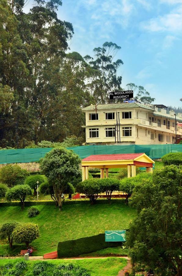 Hotel Al Woodlands Residency à Ooty Extérieur photo