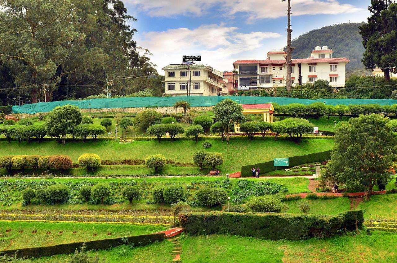 Hotel Al Woodlands Residency à Ooty Extérieur photo