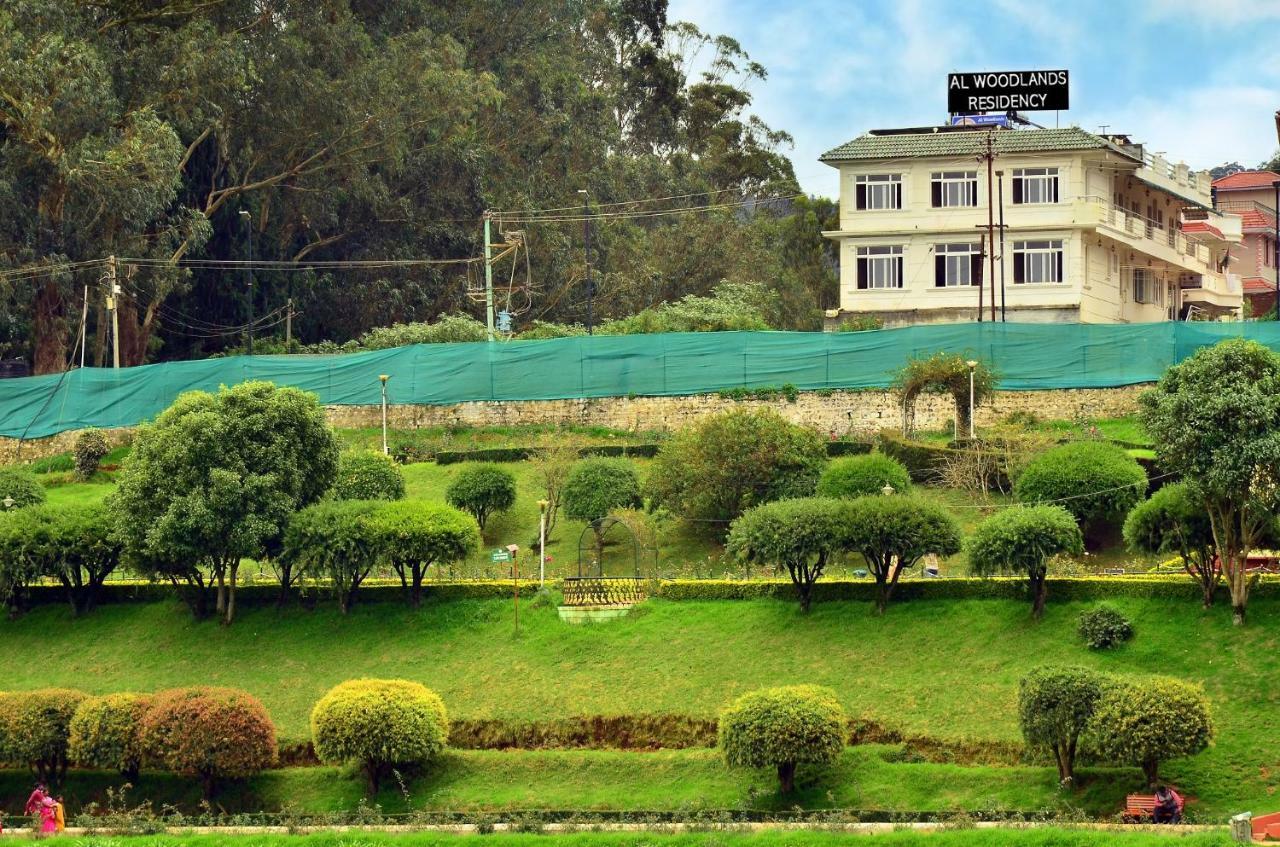 Hotel Al Woodlands Residency à Ooty Extérieur photo