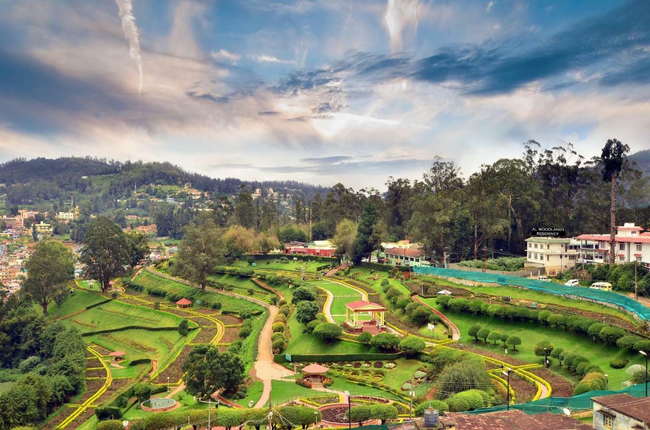 Hotel Al Woodlands Residency à Ooty Extérieur photo