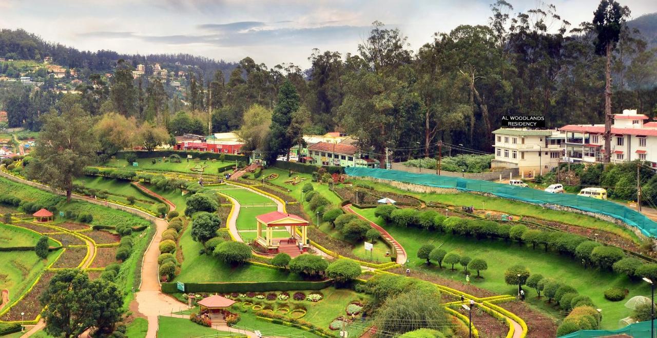 Hotel Al Woodlands Residency à Ooty Extérieur photo